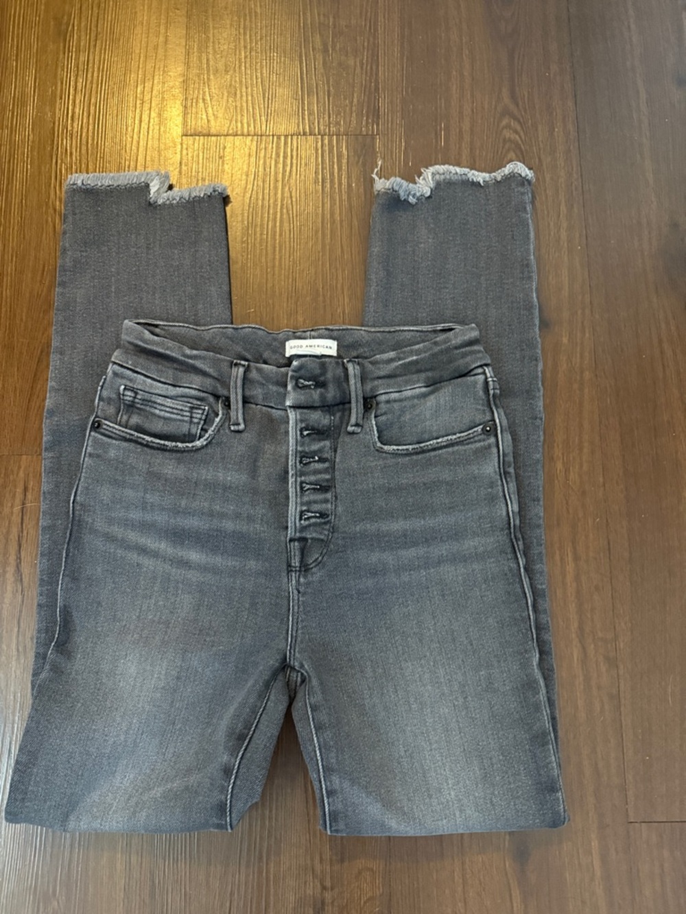 Good American Button-fly High-Rise Women's Jeans in Washed Gray